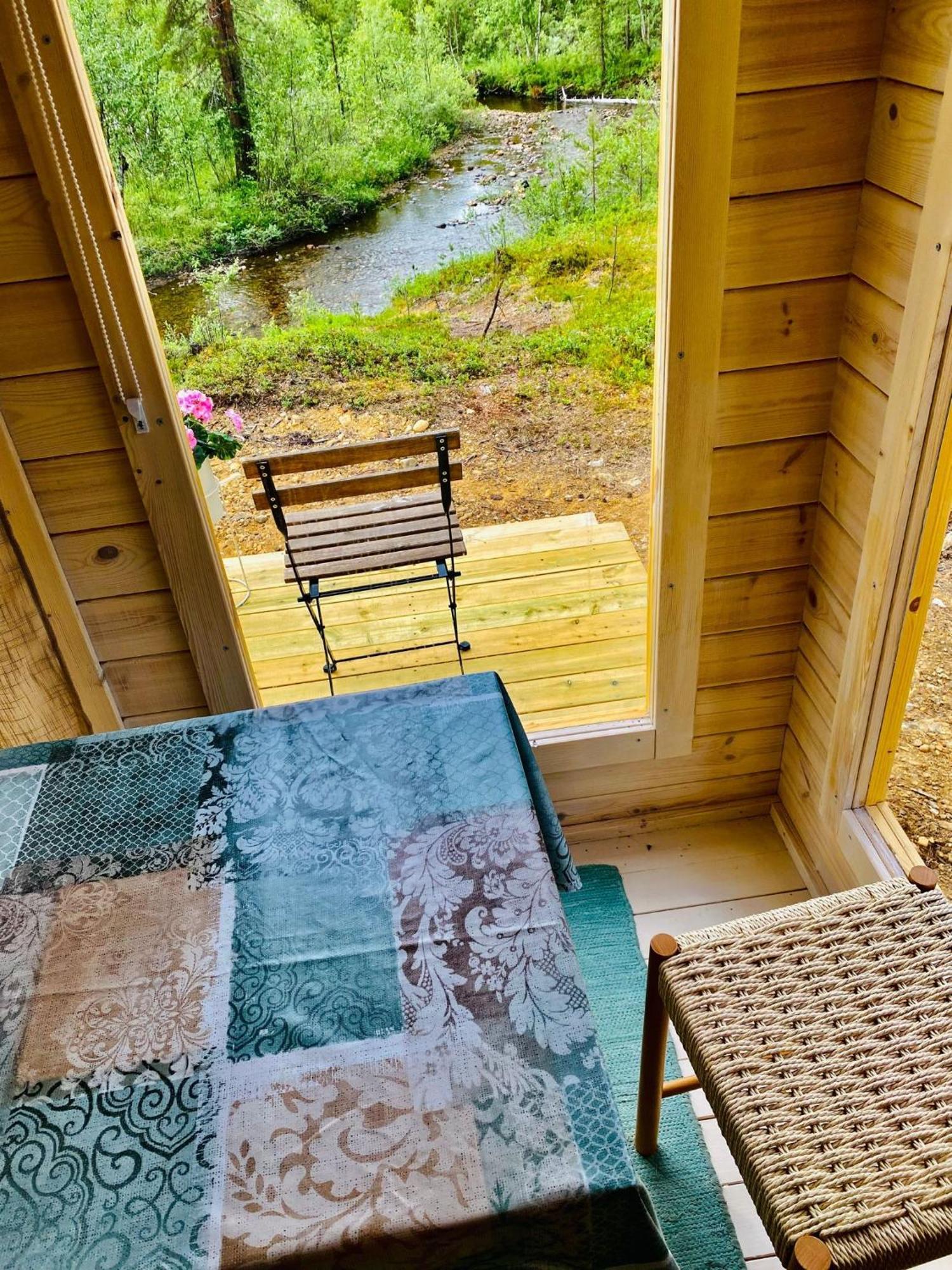 Lemmenjoen Lumo - Nature Experience & Accommodation Lemmenjoki エクステリア 写真